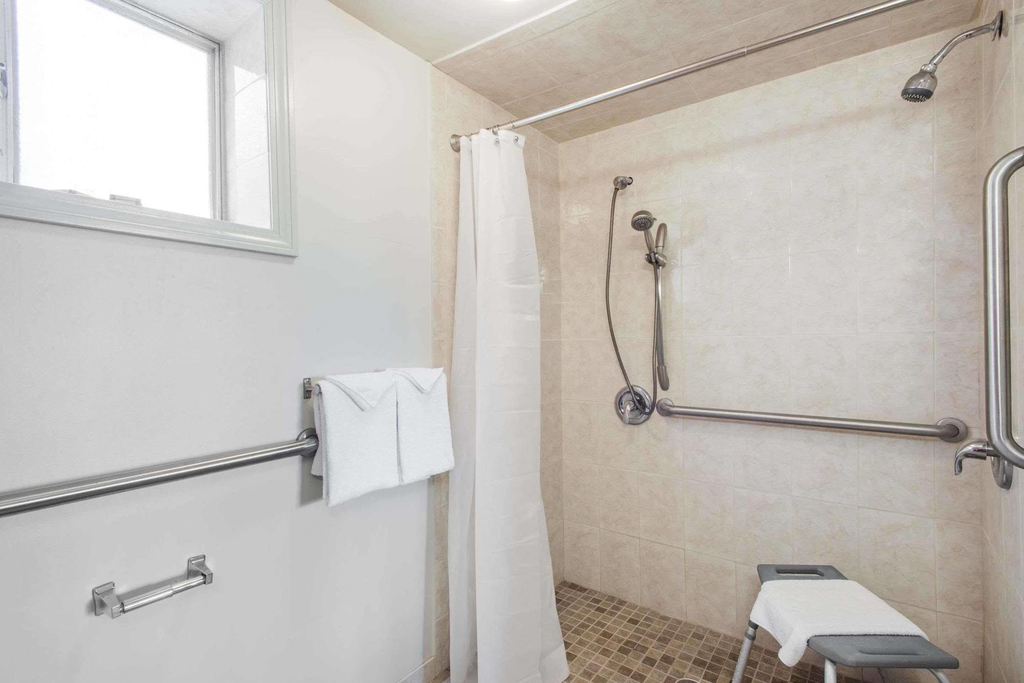 Budget Inn/ Natick Kültér fotó